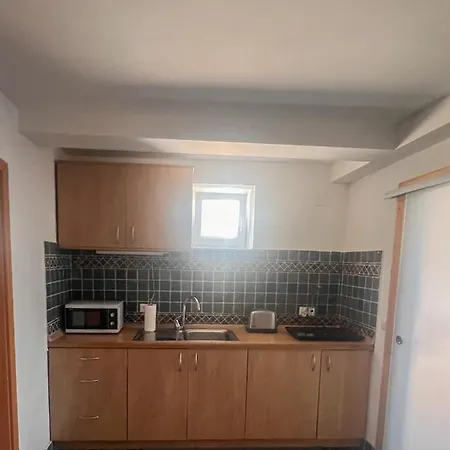 Lovely Basement Апартаменты *