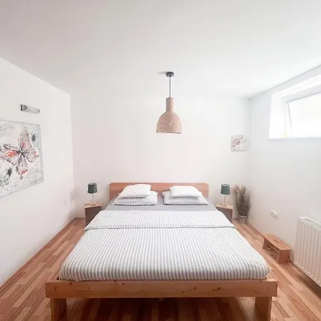 Lovely Basement Appartamento *