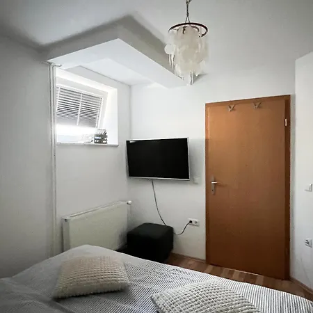 Lovely Basement Apartment Bled